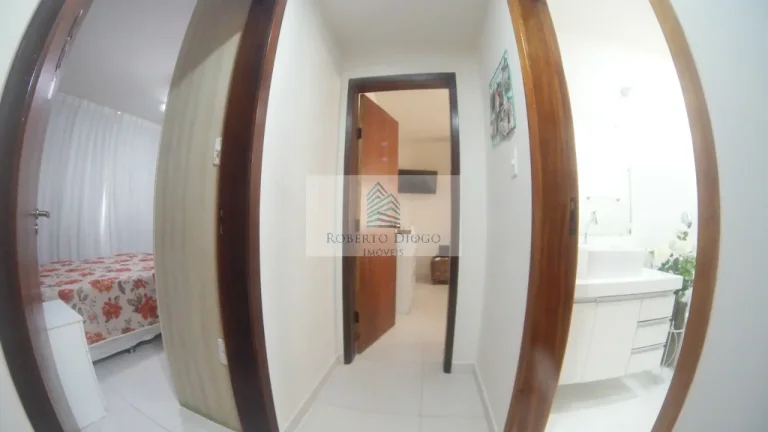 Imagem Venda de casa em São Francisco, Niterói-RJ: 2 quartos, 1 suíte, 2 salas, 3 banheiros, 4 vagas de garagem, 100m². Confira!