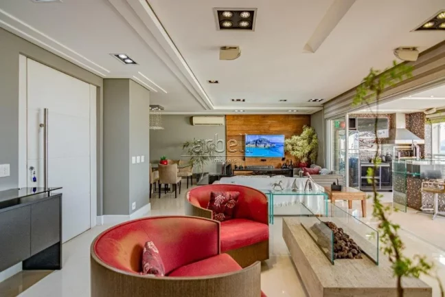 Imagem Apartamento com 206 M², 4 dormitórios sendo 3 suítes com varanda na suíte do casal, elevador soc...