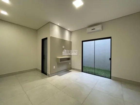 Imagem Casa de Alto Padrão à Venda no Jardim do Lago, Uberaba