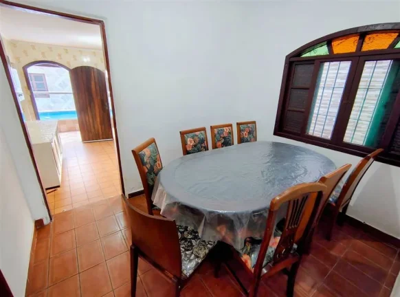 Imagem Casa com quartos + edícula e Piscina em Praia Grande