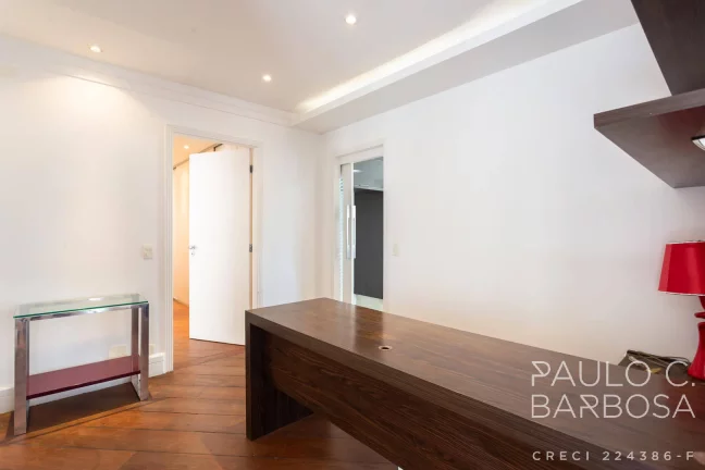 Imagem Vila Nova Conceição Venda - 3 Suítes - 3 Vagas - 206m²