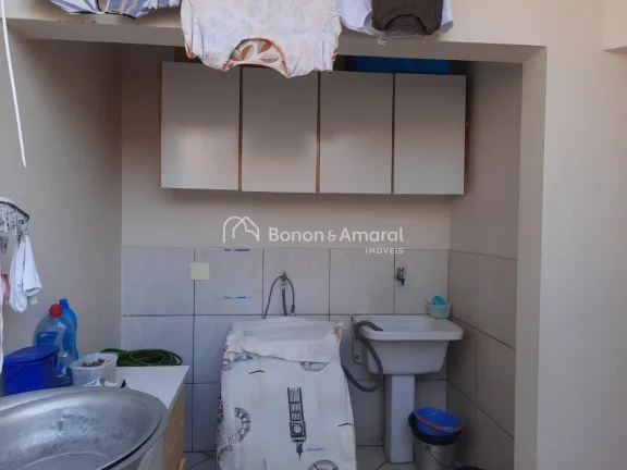 Imagem Belo sobrado em localização privilegiada dentro do condomínio, com construção sólida, funciona...