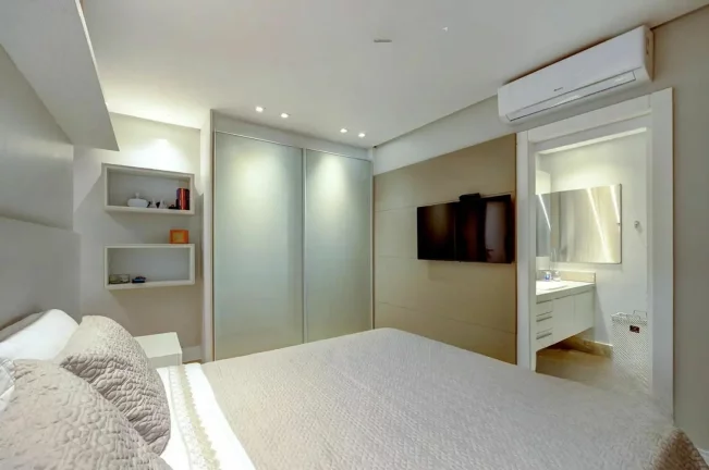 Imagem Diferenciado com 4 dormitórios à venda sendo 4 suítes, 288 m² por - R$ 12.900.000,00 - Centro - Bal. Camboriú/SC