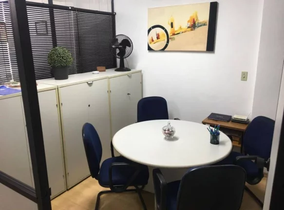 Imagem Sala Comercial 36 m² 200 metros do Metro Se Toda Mobiliada