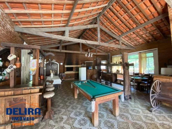 Imagem Sítio à venda com piscina,2 casas com um ótimo espaço.