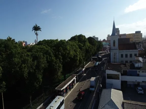 Imagem Área de 1.484,56 M² na Praça Veríssimo de Mello no Centro de Macaé-RJ (Tênis Clube!)