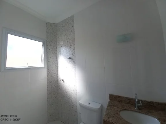 Imagem Casa de Alto Padrão à Venda em Condomínio Fechado na Cidade Litorânea de Peruíbe.
