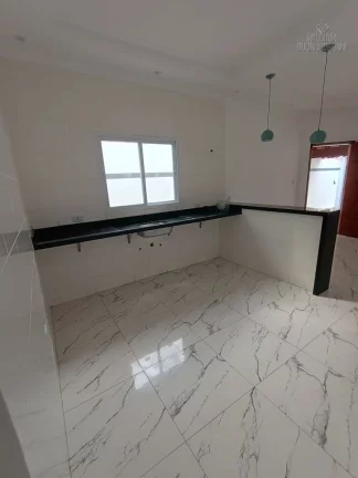 Imagem Casa térrea com PISCINA e CHURRASQUEIRA á venda em MONGAGUÁ