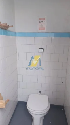 Imagem Imóvel amplo, versátil e pronto para uso, ideal para diversos tipos de com.