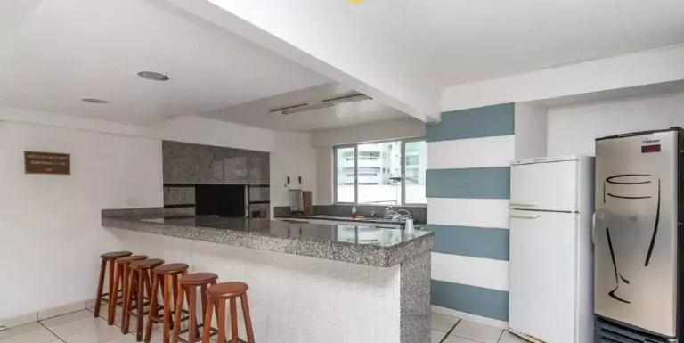 Imagem Apartamento com 3 dormitórios e 2 vagas de garagem na Avenida Brasil em Balneário Camboriú