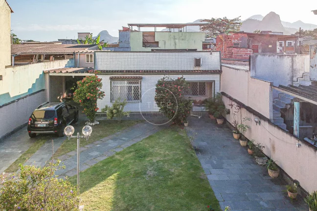 Imagem Casa com 2 Quartos à venda, 100m² - Curicica