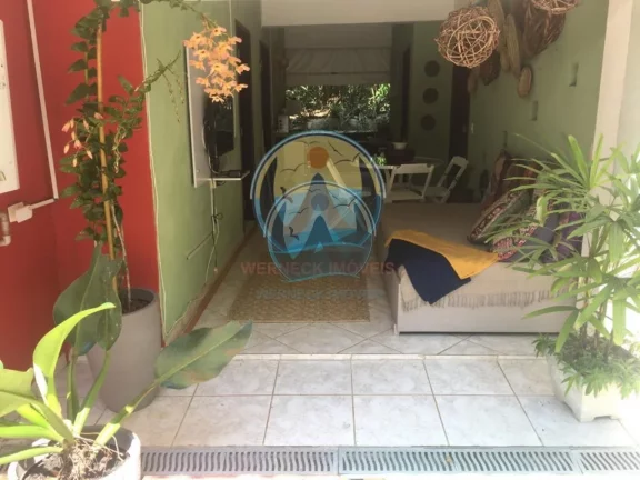 Imagem Casa de Luxo à Venda em Ubatuba-SP, Bairro Promirim: 4 Quartos, 4 Suítes, 2 Salas, 5 Banheiros, 290m². Venha Conferir!