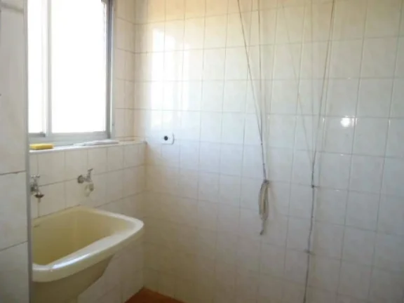 Imagem Apartamento bem localizado no centro, contendo 3 quartos com armários embutidos sendo 1 suíte, 1 v...