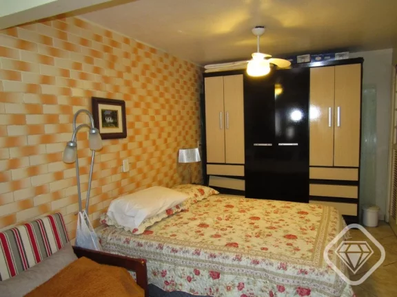 Imagem Residência ampla e charmosa no coração da Tristeza!

Brilhante Imóveis vende uma bela casa semi ...