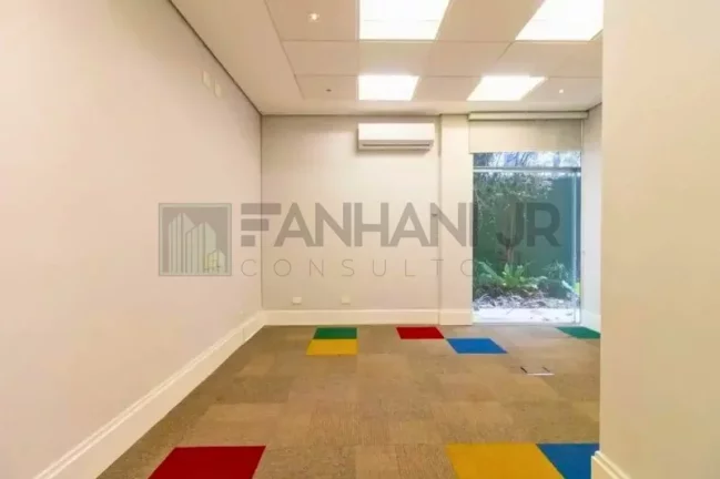 Imagem Excelente oportunidade de locação de casa comercial no Jardim América, São Paulo-SP: 5 salas, 8 banheiros, 1000m² de área!