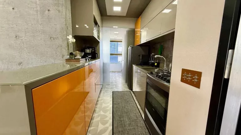 Imagem Apartamento com 2 dormitórios e 1 vaga de garagem na Praia Brava em Itajaí/SC