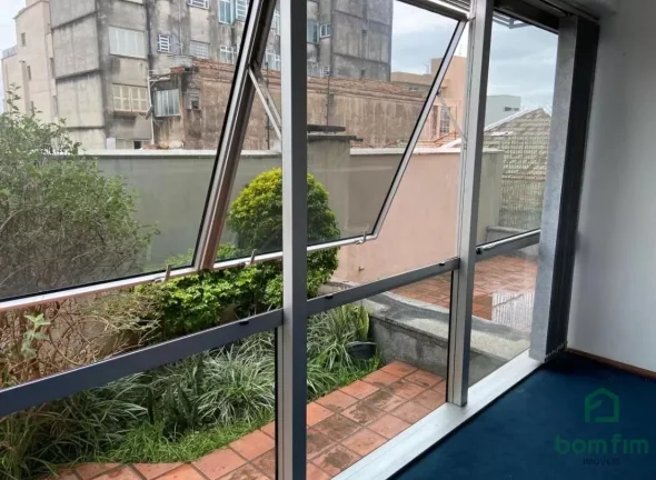 Imagem Sala comercial em galeria para venda, São Geraldo, Porto Alegre