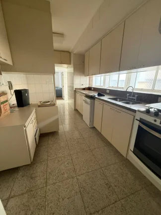 Imagem Apartamento Higienópolis - 160M², 3 Dorms, 1 Suíte, 2 Vagas, Armários.