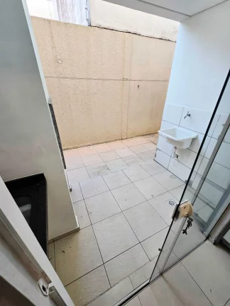 Imagem Apartamento semi mobiliado com 2 dormitórios e 1 vaga no Santa Regina em Camboriú/SC