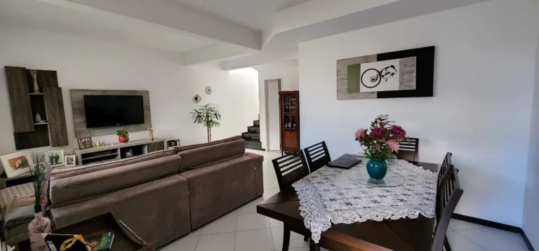 Imagem Casa na Praia de Havanas - 3 Quartos, 148m², Área de Lazer - Confira!