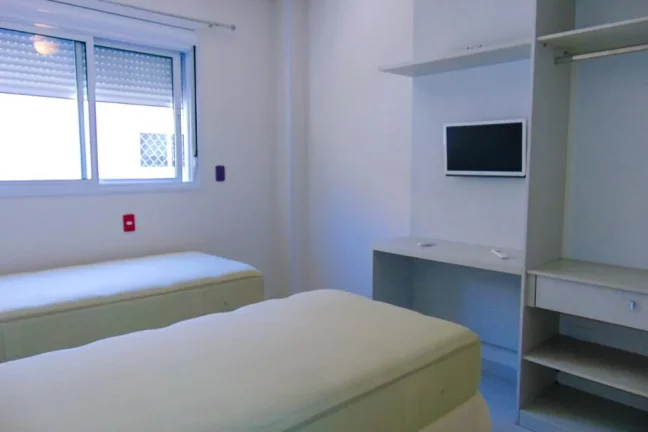 Imagem Enseada - Conjunto de casas - Alto padrão - Próximo ao Hotel Casa Grande.