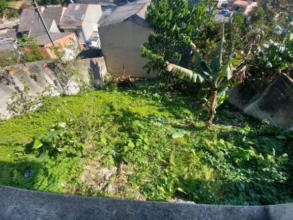 Imagem Imperdível casa à venda em Ribeirão Pires-SP, bairro Aliança: 4 quartos, 4 banheiros, 3 vagas, 335m² de área!