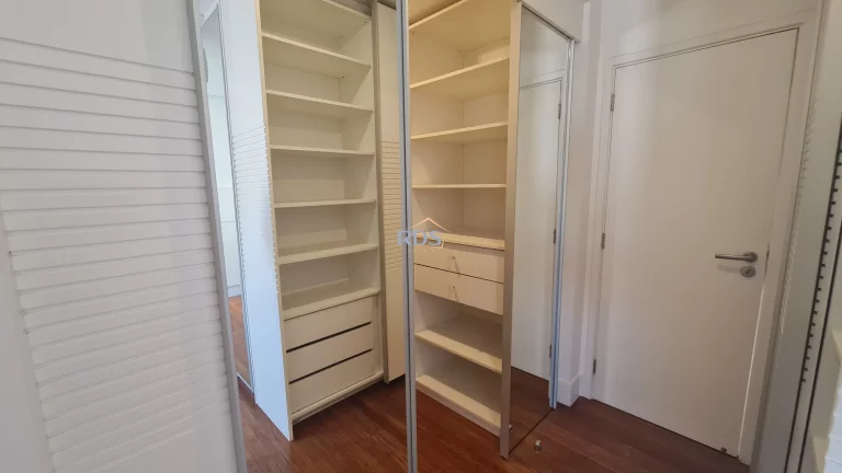 Imagem Vende lindo apartamento de 137m² com 3 suítes e 3 vagas na Vila Suzana