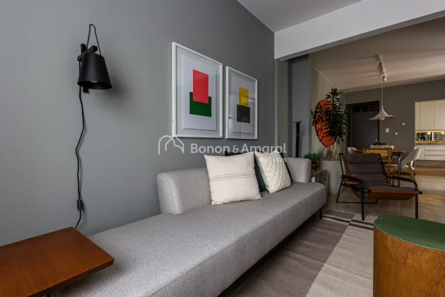 Imagem Apartamento impecável, totalmente mobiliado e repaginado por arquiteto, unindo sofisticação e pra...