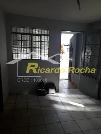 Imagem Excelente localização de casa no bairro do Estádio !