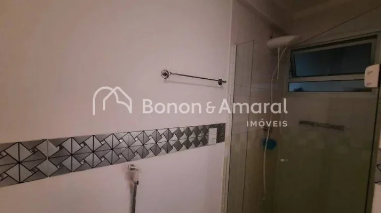 Imagem Ótimo apartamento reformado à venda no Taquaral com 3 quartos, sendo 1 suite, sala com ampla sacad...