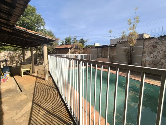 Imagem Aluga Casa De 4/4 Sendo 1 Suite No Parque Acalanto