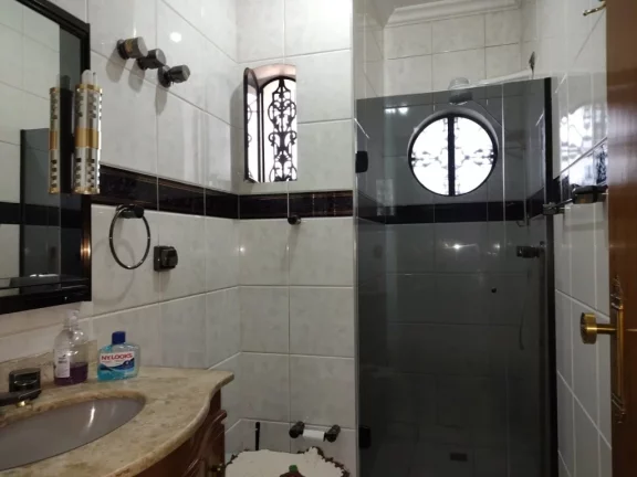 Imagem Imperdível casa à venda em São Paulo-SP, Vila Londrina: 5 quartos, 3 suítes, 7 banheiros, 5 vagas de garagem, 450m².