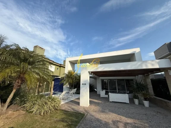 Imagem Sobrado mobiliado e decorado com piscina