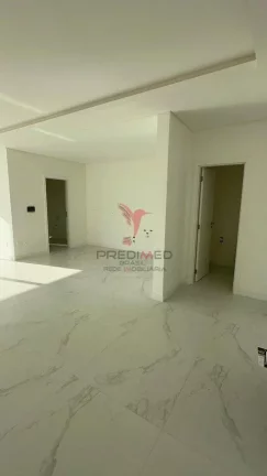 Imagem Apartamento de alto padrão com 3 suites e duas vagas de garagem, sacada,na meia praia