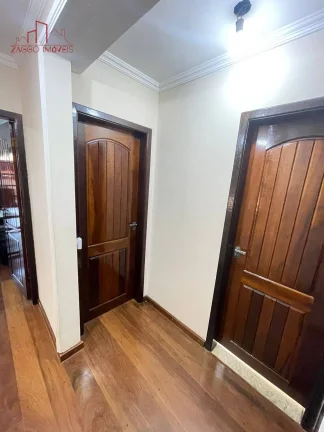Imagem Casa 200m² - 4 Dorm - 1 Suíte - 2 Vagas