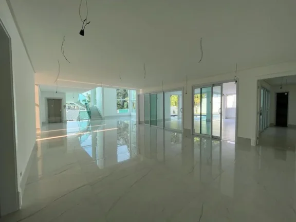 Imagem Casa no TAMBORÉ 1 - 900m²