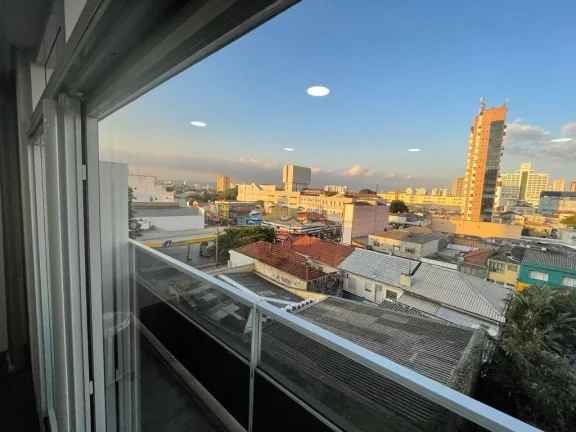 Imagem Apresentamos esta sala comercial de 33 metros quadrados, 1 banheiro e 1 copa, além de 1 vaga de gar...