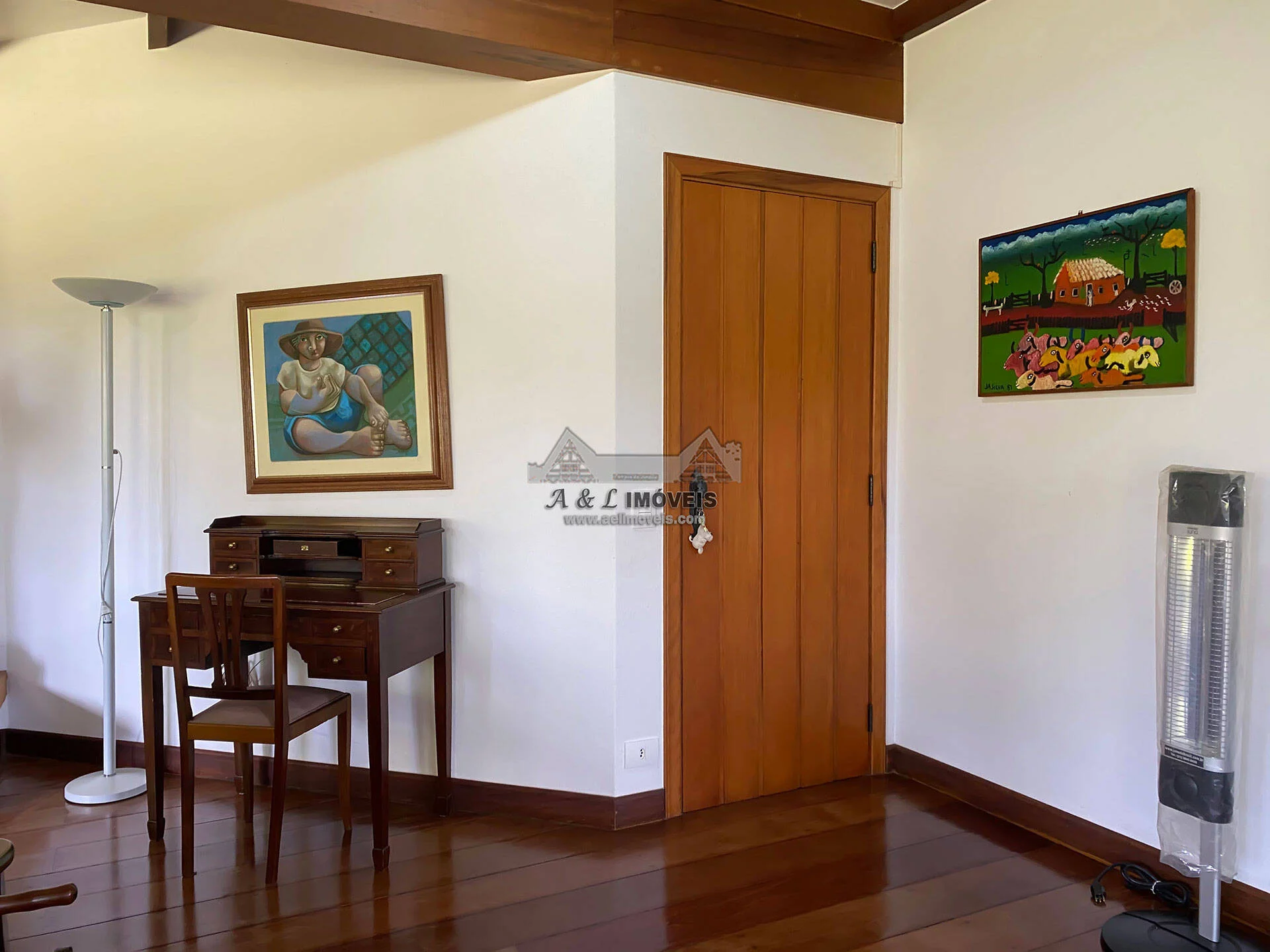 Imagem Casa à venda em Campos do Jordão - Com 3 dormitórios proximo ao Capivari