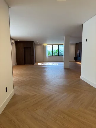Imagem Casa alto padrão mobiliada finamente decorada com 5 suítes 6 vagas balneário Camboriú.