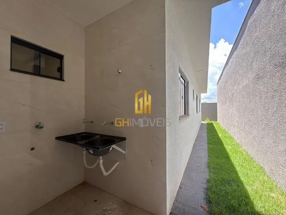 Imagem A casa possui 

- 3 quartos sendo 1 suíte 
- Sala 
- Cozinha 
- 2 banheiros 
- Área gurmet com chu...