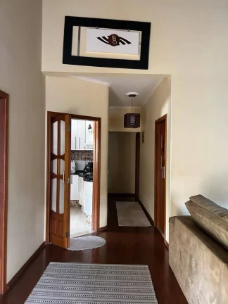 Imagem Casa sobrado no Residencial das Ilhas em Bragança Paulista!
