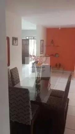 Imagem Vendo Casa, no Brisamar, com 220m², 3 quartos s/2 suítes, escritório, sala 2 ambientes e 5 vagas