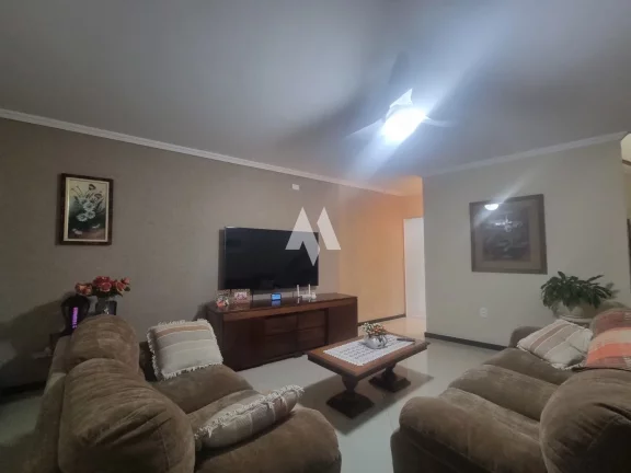 Imagem Casa á venda com 3 dormitórios e 2 suítes - Aparecida em Santos
