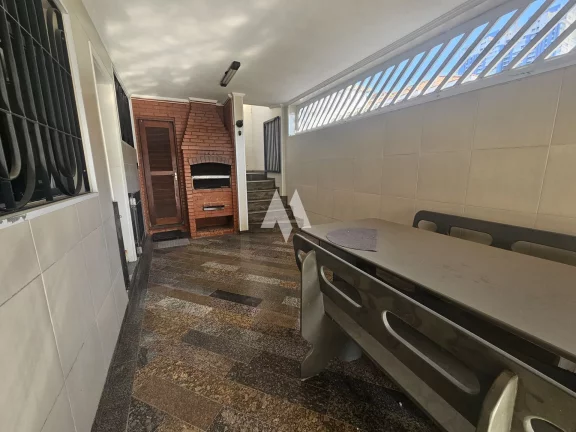 Imagem Sobrado Amplo com piscina e de esquina!