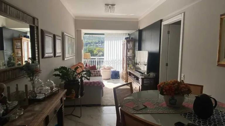 Imagem Apartamento mobiliado 3 dormitórios sendo 1 suíte e 1 vaga no Bairro Itacorubi em Florianópolis/SC