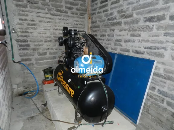 Imagem Empresa a venda com terreno de 30 x 106 de frente para Faixa Velha