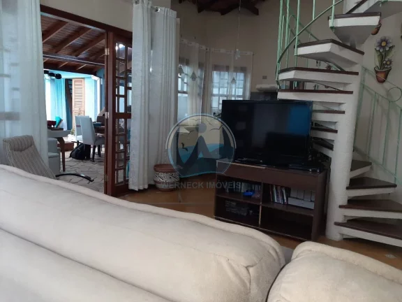 Imagem Casa à venda em Ubatuba-SP, bairro Pereque Mirim, 4 quartos, 2 suítes, 2 salas, 5 banheiros, 6 vagas de garagem, 250,00 m².