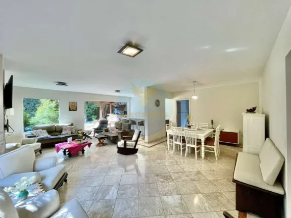 Imagem Casa em Condomínio a Venda no bairro Granja Viana - Cotia, SP