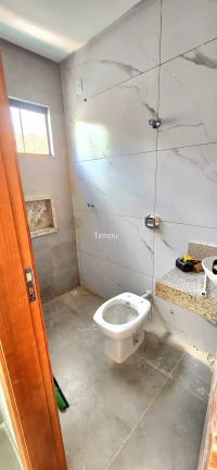 Imagem Sobrado de alto padrão, 4 suites plenas, uma com closet, piscina e área gourmet, no bairro Setor Jaó, em Goiânia-GO