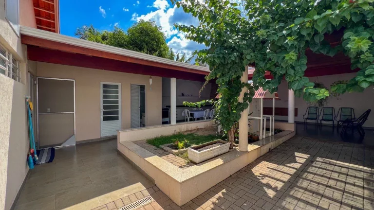 Imagem CASA - COMERCIAL OU RESIDENCIAL - PARQUE ORTOLÂNDIA - FRENTE IASP - HORTOLÂNDIA